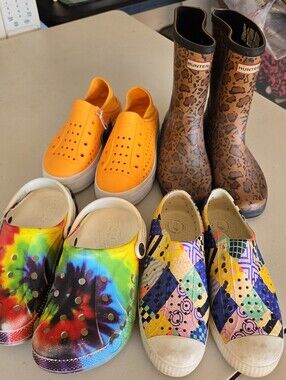 Size 2 Kids Bundle Lot of 4 pairs of shoes/boots/sandals Hunter Natives Crocs